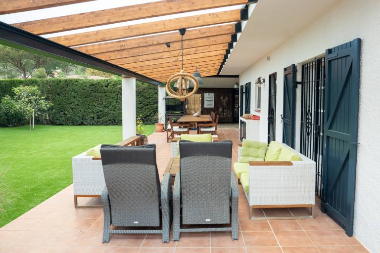 Villa 'Fleur ' with Shared Pool, Private Terrace and Wi-Fi — photo 5