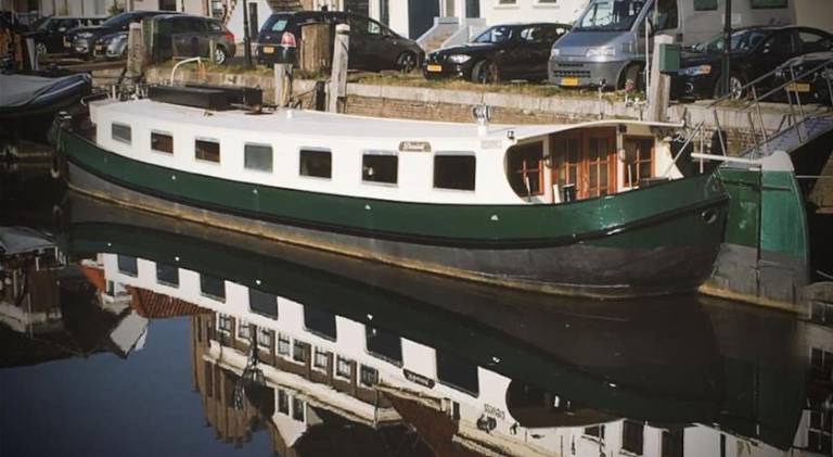 65 m&sup2; Hausboot