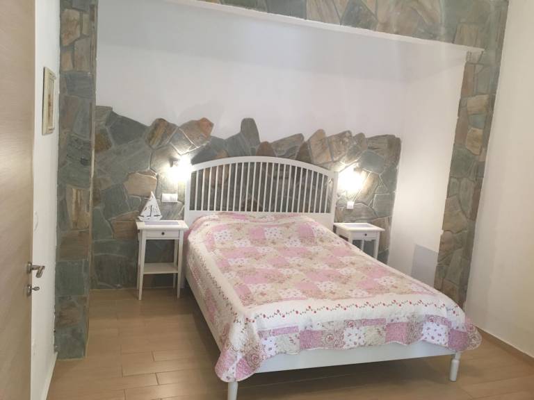 Holiday apartment with garden & patio — photo 2