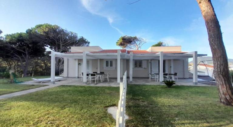 Fully equipped house with patio & garden | Close to the beach | Dogs allowed in Valledoria