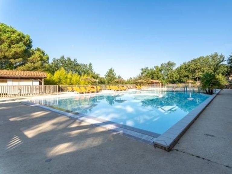 Mobile home with heated pool & terrace — photo 2