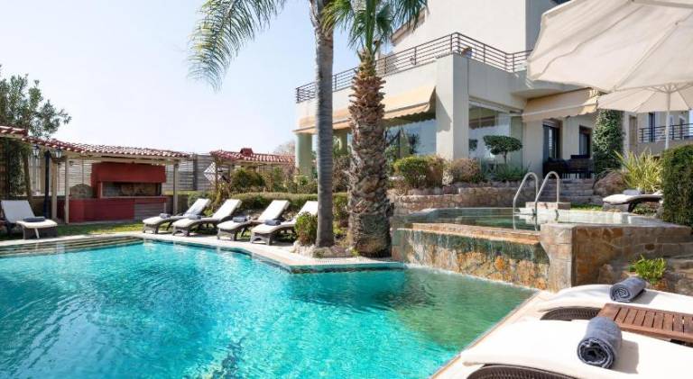 Fully equipped charming villa with garden, private pool & hot tub | Close to the beach | Pets are welcome in Rhodes
