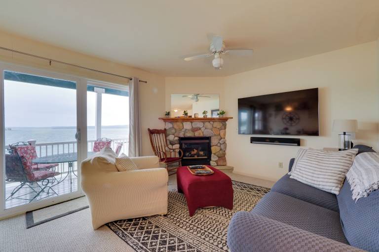 Condo Onekama