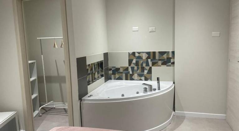 Beautiful house with hot tub | Close to Bellini Garden | Pets allowed — photo 4