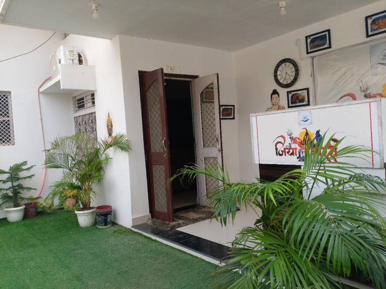 Trans Varuna Guest House — photo 5