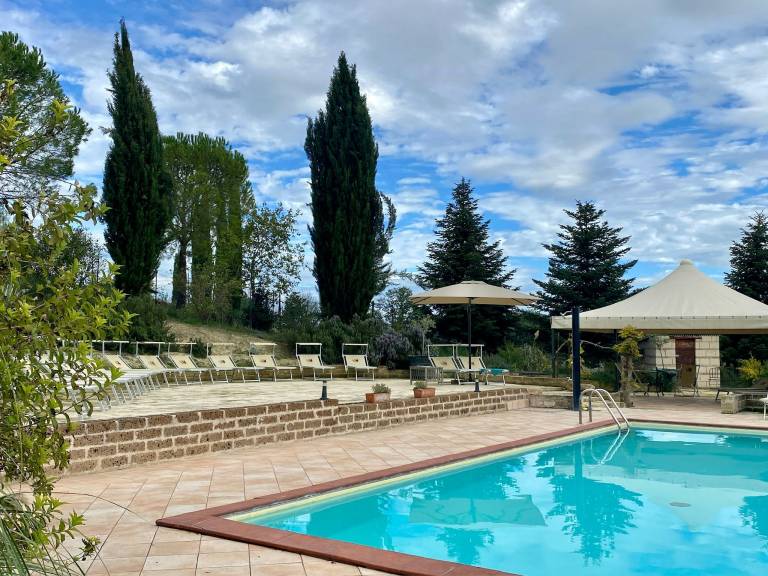 Family-friendly big vacation home with private pool, terrace & BBQ | Perfect for remote work | Pet-friendly in Fermo