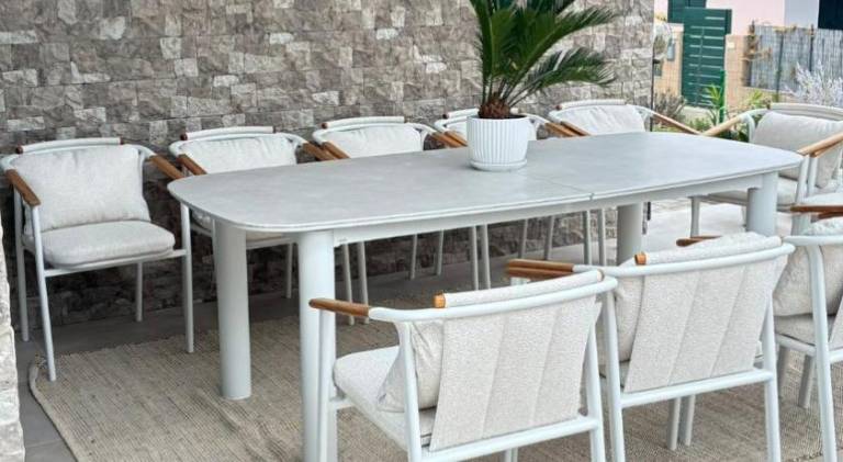 Fully equipped villa with garden, private pool & barbeque | Suitable for remote work | Pets allowed — photo 4