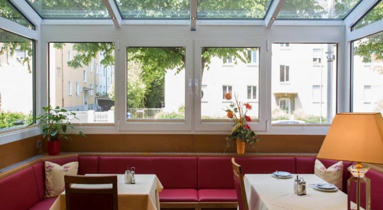 Hotel Kriemhild am Hirschgarten in Munich-Nymphenburg — photo 2