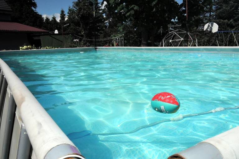 Vacation home with pool — photo 3