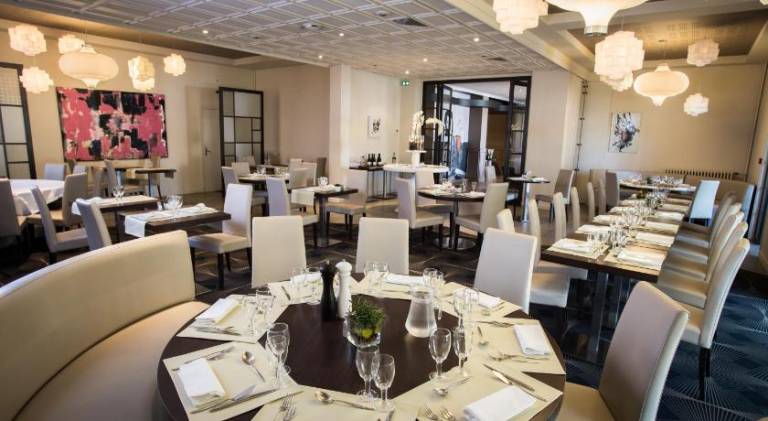 Logis Hotels Grand Hotel d'Orleans — photo 2