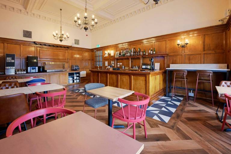Travelodge Edinburgh Haymarket — photo 4