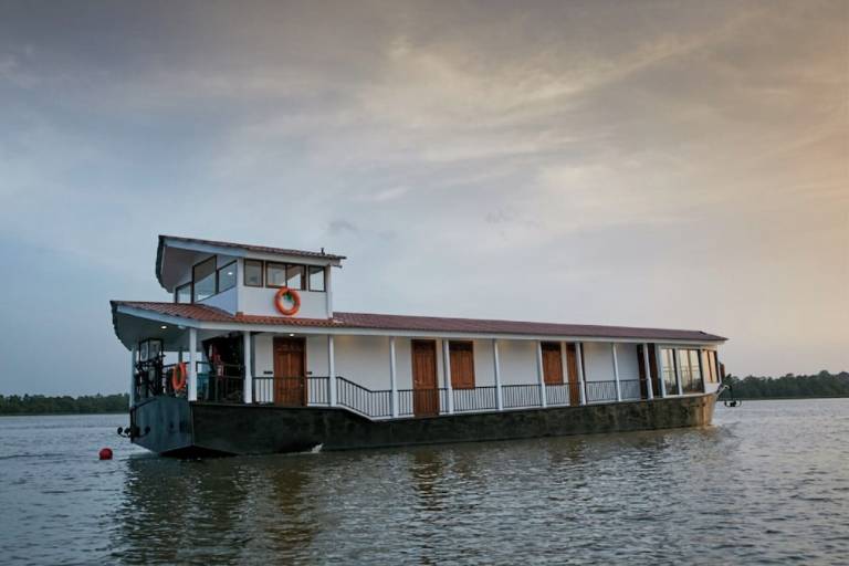 Houseboat  Polgasowita
