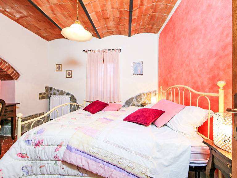 Children-friendly rental apartment with yard, terrace & pool | Dogs allowed — photo 5