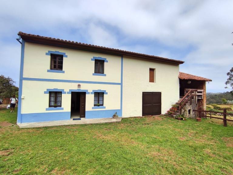 Casa  Tazones