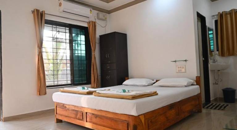 Bed and breakfast  Tarkarli Beach