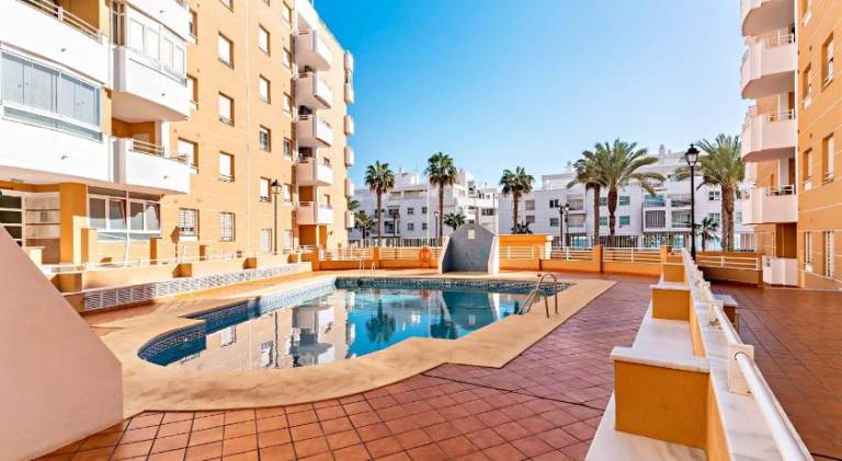 Rental apartment with pool — photo 3
