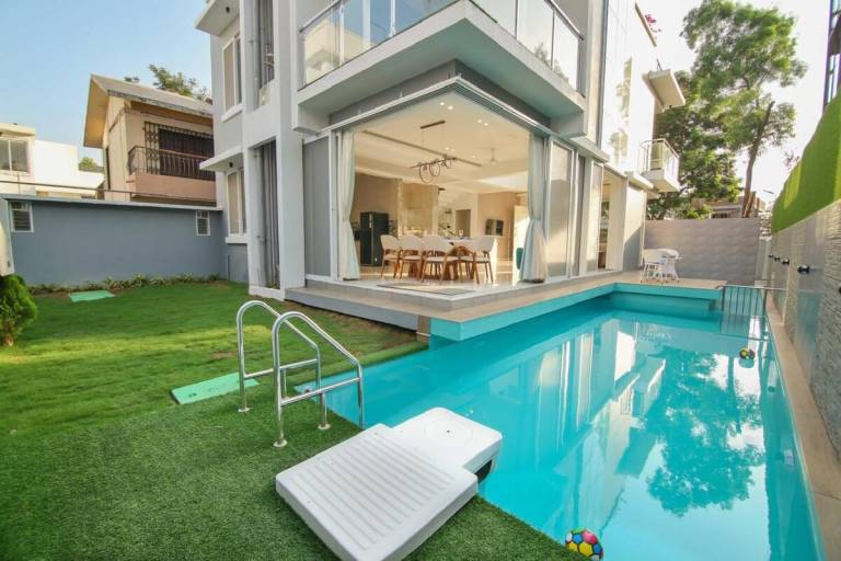 300 m² Villa