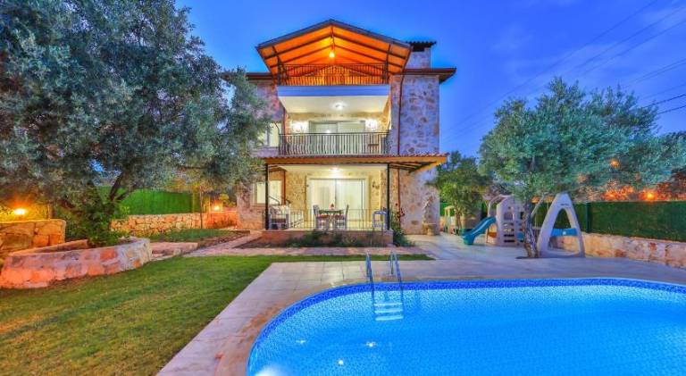 270 m² Villa