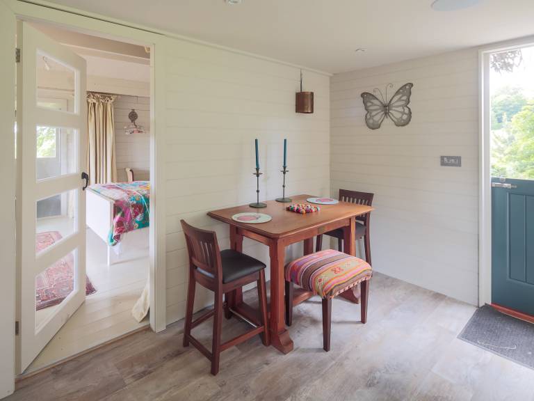 Family-oriented cottage with pool, garden & BBQ | River view | Pet-friendly — photo 3