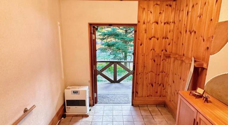 Fully equipped ample chalet with jacuzzi, garden & terrace | Pets allowed — photo 5
