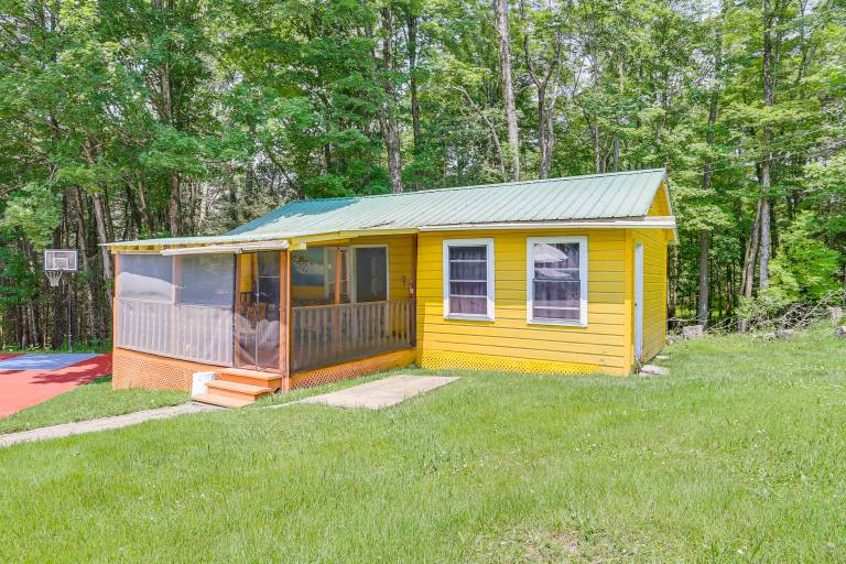 5 Mi to Marina & Raceways Mongaup Valley Retreat