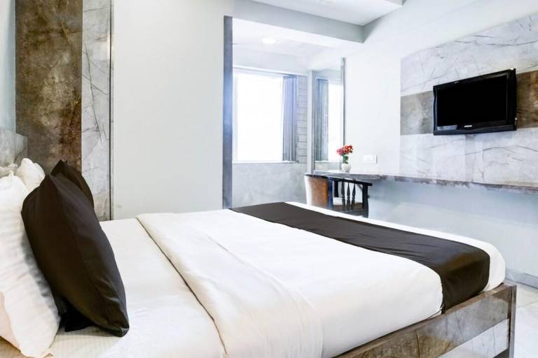Super Townhouse Oak Vashi — photo 2