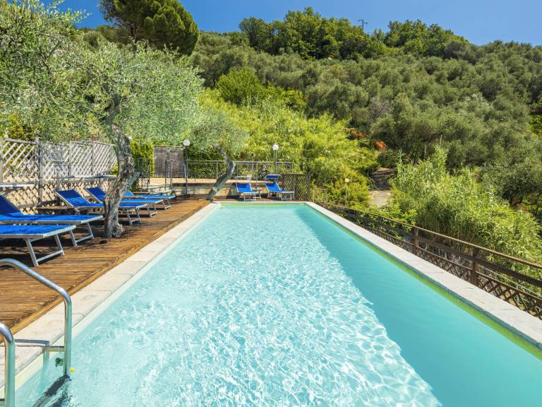 Rental apartment with pool, patio & yard | Sea view — photo 3
