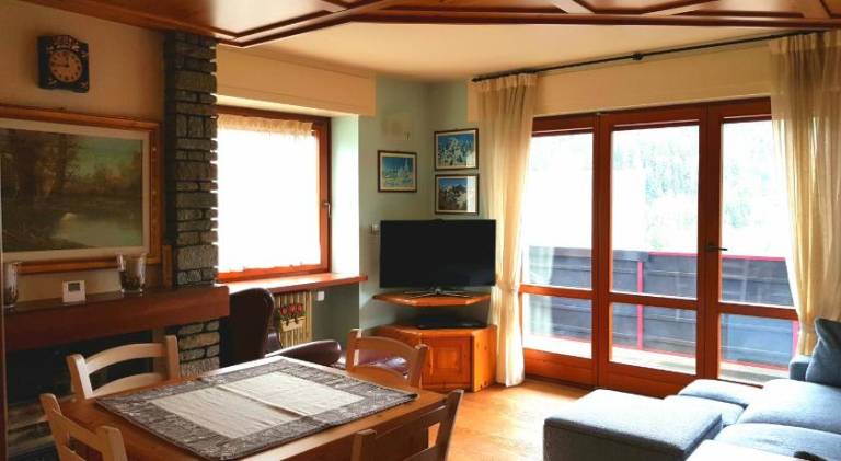Fully equipped holiday apartment with terrace & sauna | Close to the ski | Dogs allowed in Courmayeur