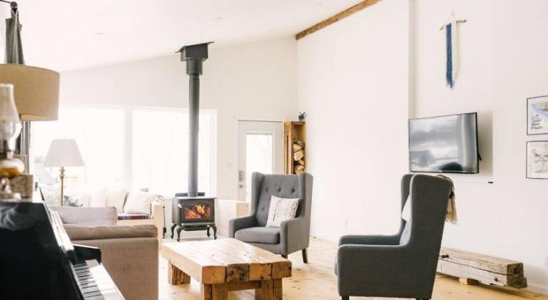 House | Beach nearby | Pets are welcome in Prince Edward, ON