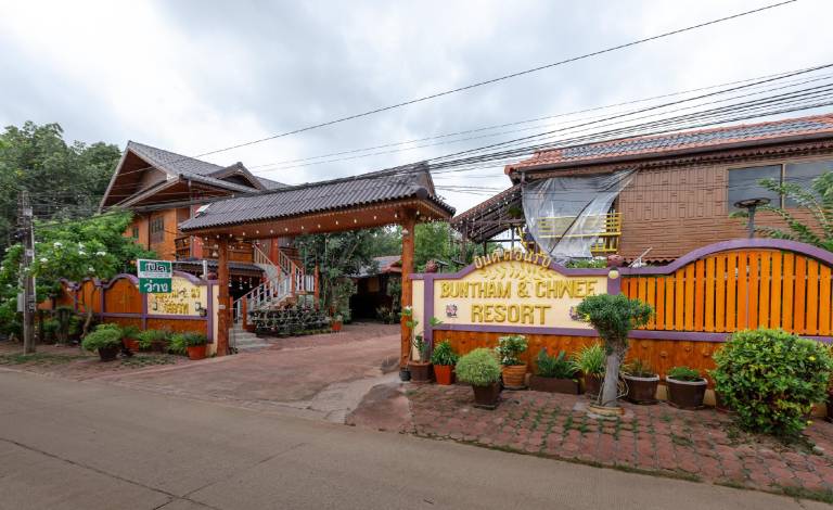 Buntham And Chwee Resort in Rayong