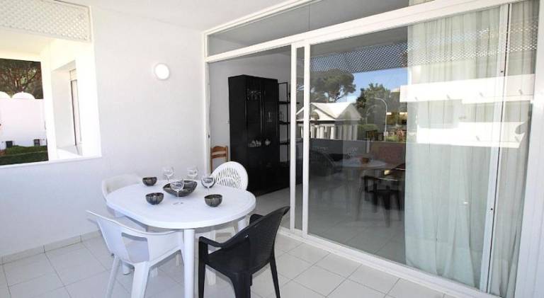 Rental apartment with patio & pool — photo 5