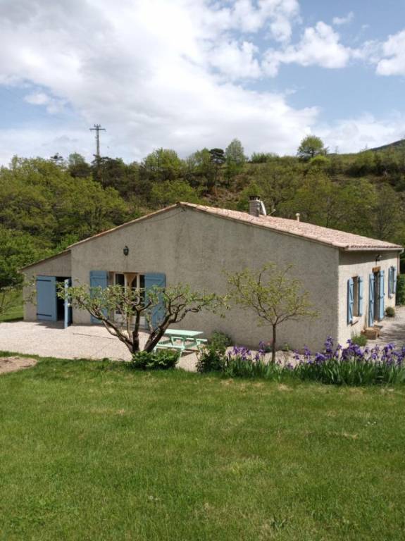 Gite with patio & garden | Pets allowed — photo 2
