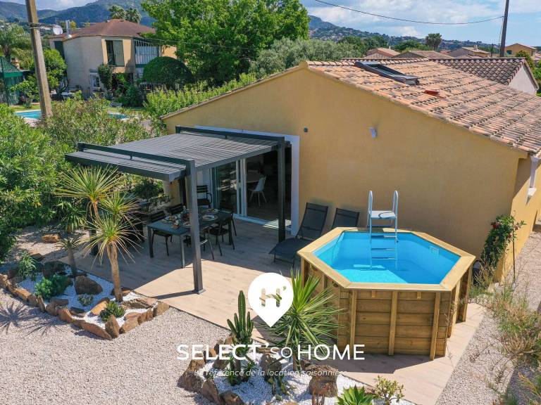 New house in Bormes-les-Mimosas with pool and parking included in Bormes-Les-Mimosas