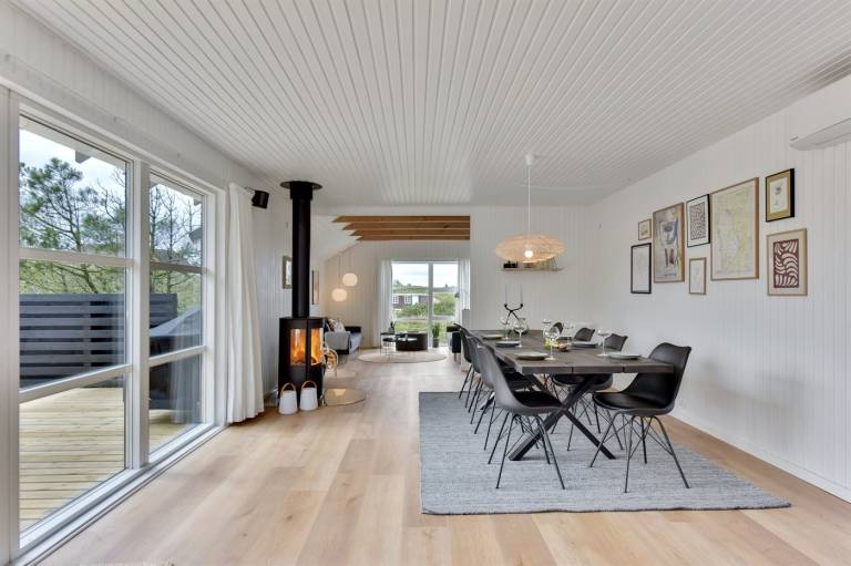 Family-oriented pleasant vacation home with terrace, jacuzzi & sauna | Water view | Pets are welcome — photo 2