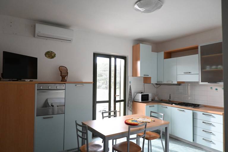 Rental apartment with 2 rooms for 4 persons — photo 3