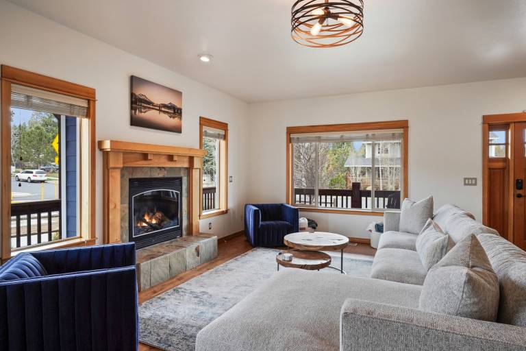 Family-oriented lovely vacation home with terrace & private pool | Dogs allowed in Bend, OR