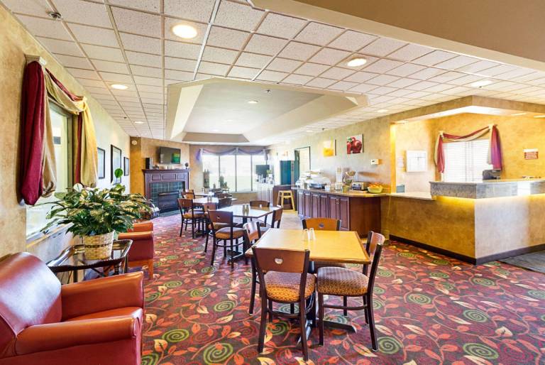 Quality Inn Fairmont — photo 3