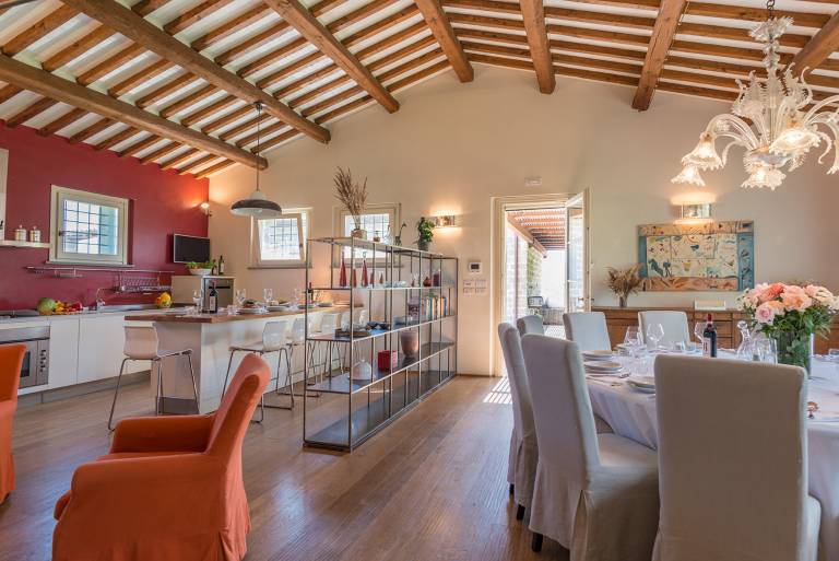 Fully equipped villa with private pool, patio & grill | Perfect for remote work | Pet-friendly — photo 5