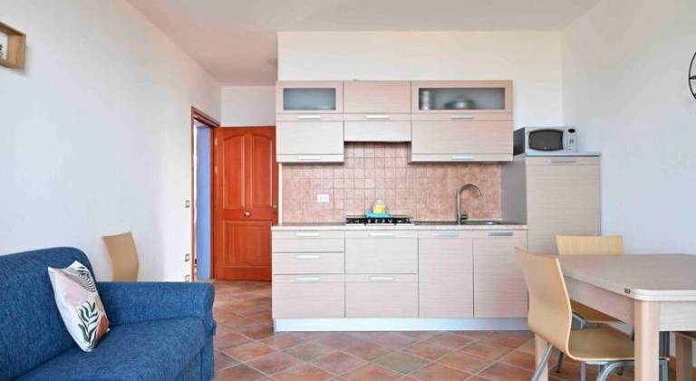 Rental apartment with terrace — photo 3