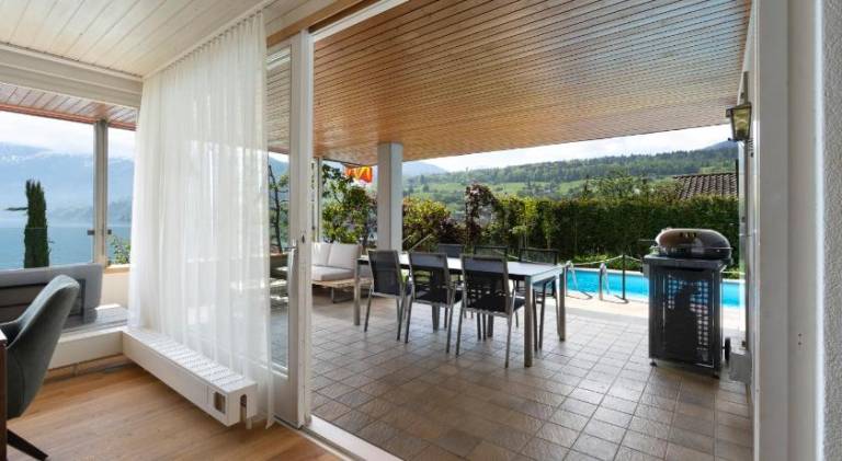 Villa with pool, garden & direct at lake — photo 4