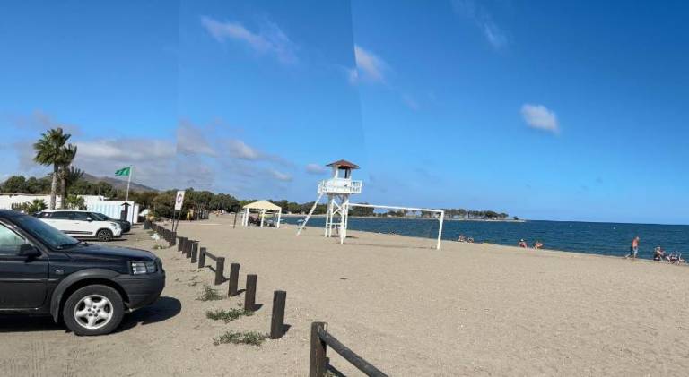 Holiday apartment with pool in Playas