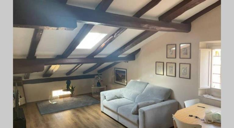 Wonderful rental apartment | Near Two Towers | Pet-friendly in Taverna