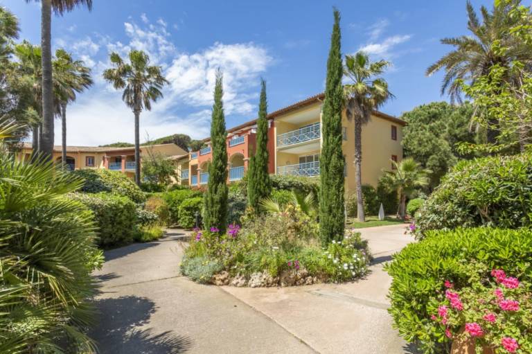 Family-friendly lovely rental apartment with garden, pool & terrace | Beach nearby | Dogs allowed — photo 4