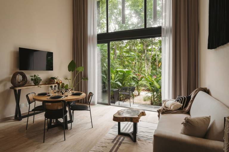 Gorgeous Loft Jungle Views and Premium Amenities — photo 2