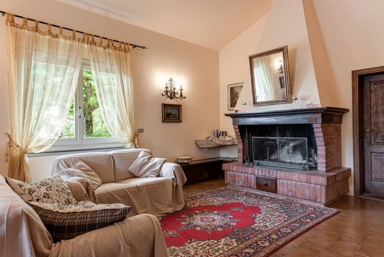Villa "L'Incompiuta" with Mountain View, Shared Pool & Wi-Fi — photo 3