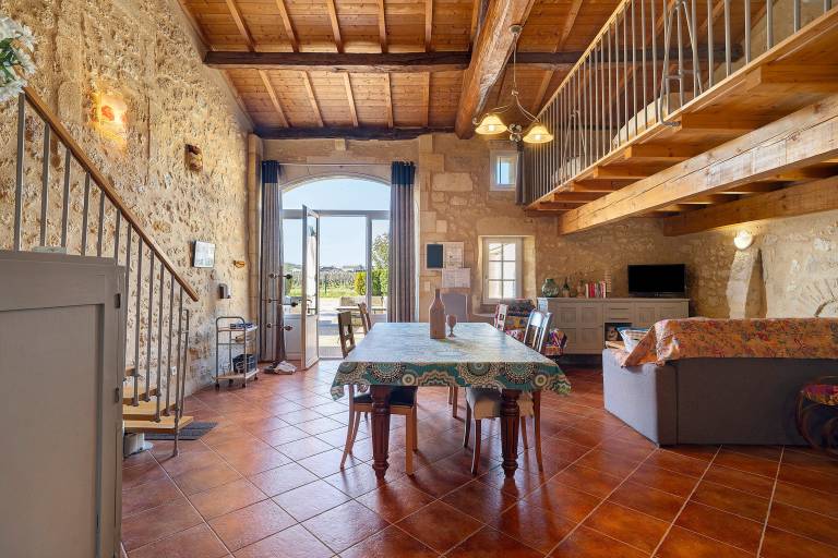 Gite La Roseraie: Private Terrace, Wi-Fi, and Air Conditioning in Saint-Émilion — photo 4