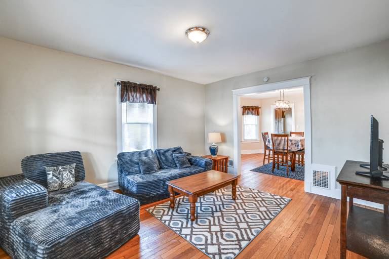 1 Mi to Dtwn Binghamton Apt w Covered Balcony