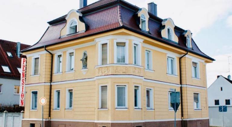 Pension De Lux Augsburg — photo 4