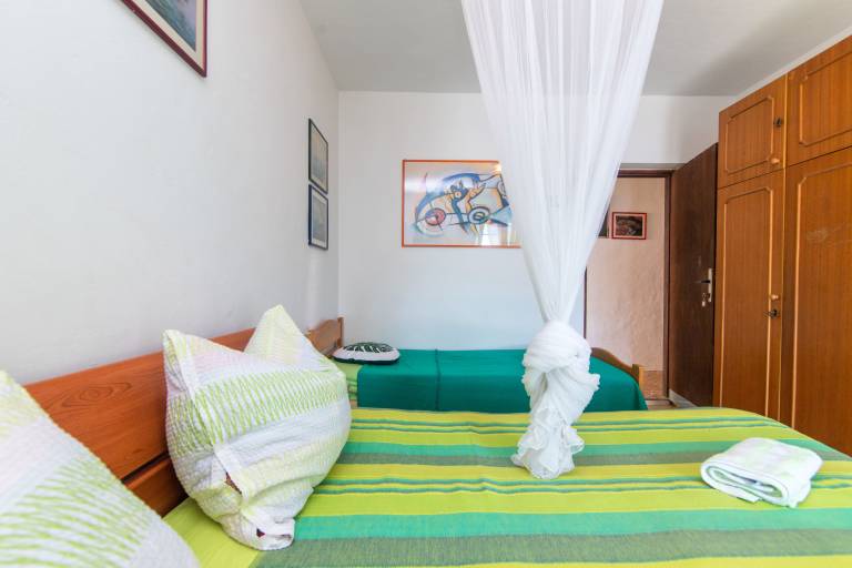 Holiday apartment with barbeque & patio | Sea view — photo 4