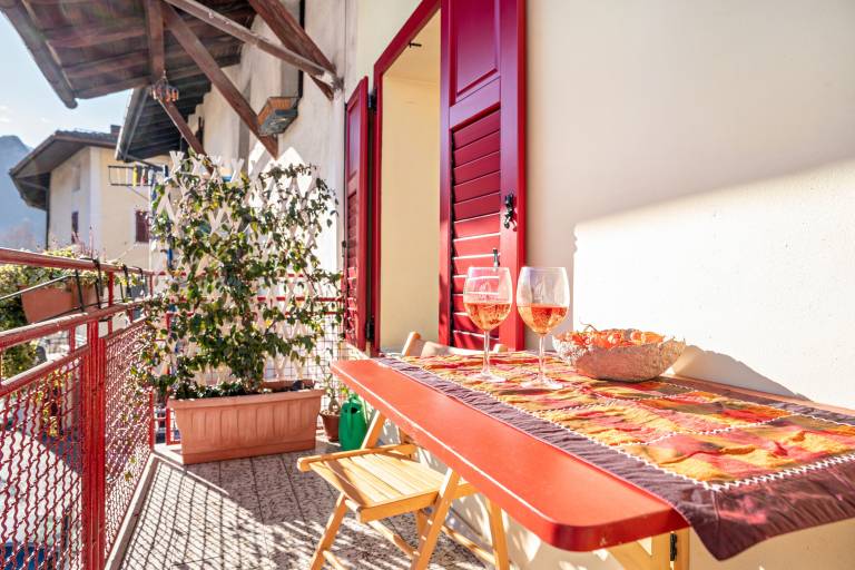 Holiday Apartment "Balconi Rossi Borgo Valsugana" with Mountain View, 2 Balconies & Wi-Fi — photo 2
